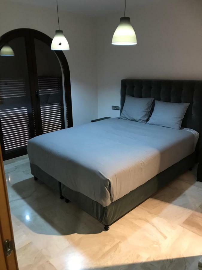 Luxury Apartment Set In Dona Julia Golf Course كاساريس المظهر الخارجي الصورة