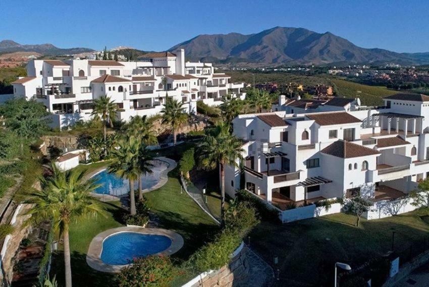 Luxury Apartment Set In Dona Julia Golf Course كاساريس المظهر الخارجي الصورة