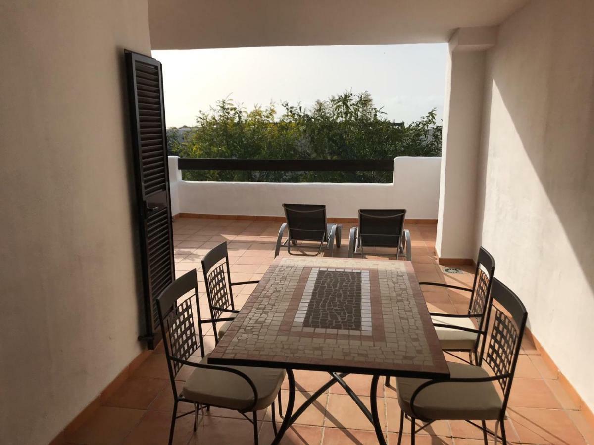 Luxury Apartment Set In Dona Julia Golf Course كاساريس المظهر الخارجي الصورة