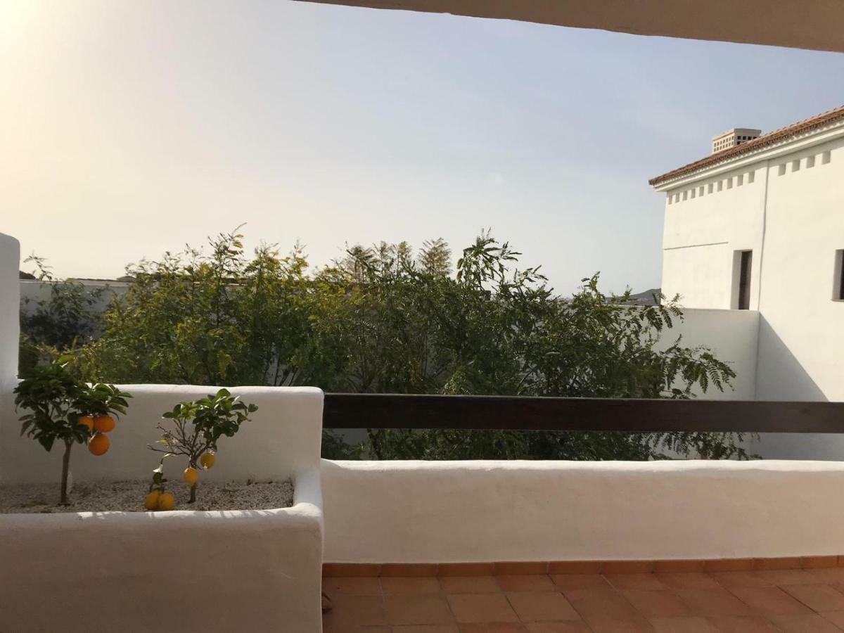 Luxury Apartment Set In Dona Julia Golf Course كاساريس المظهر الخارجي الصورة